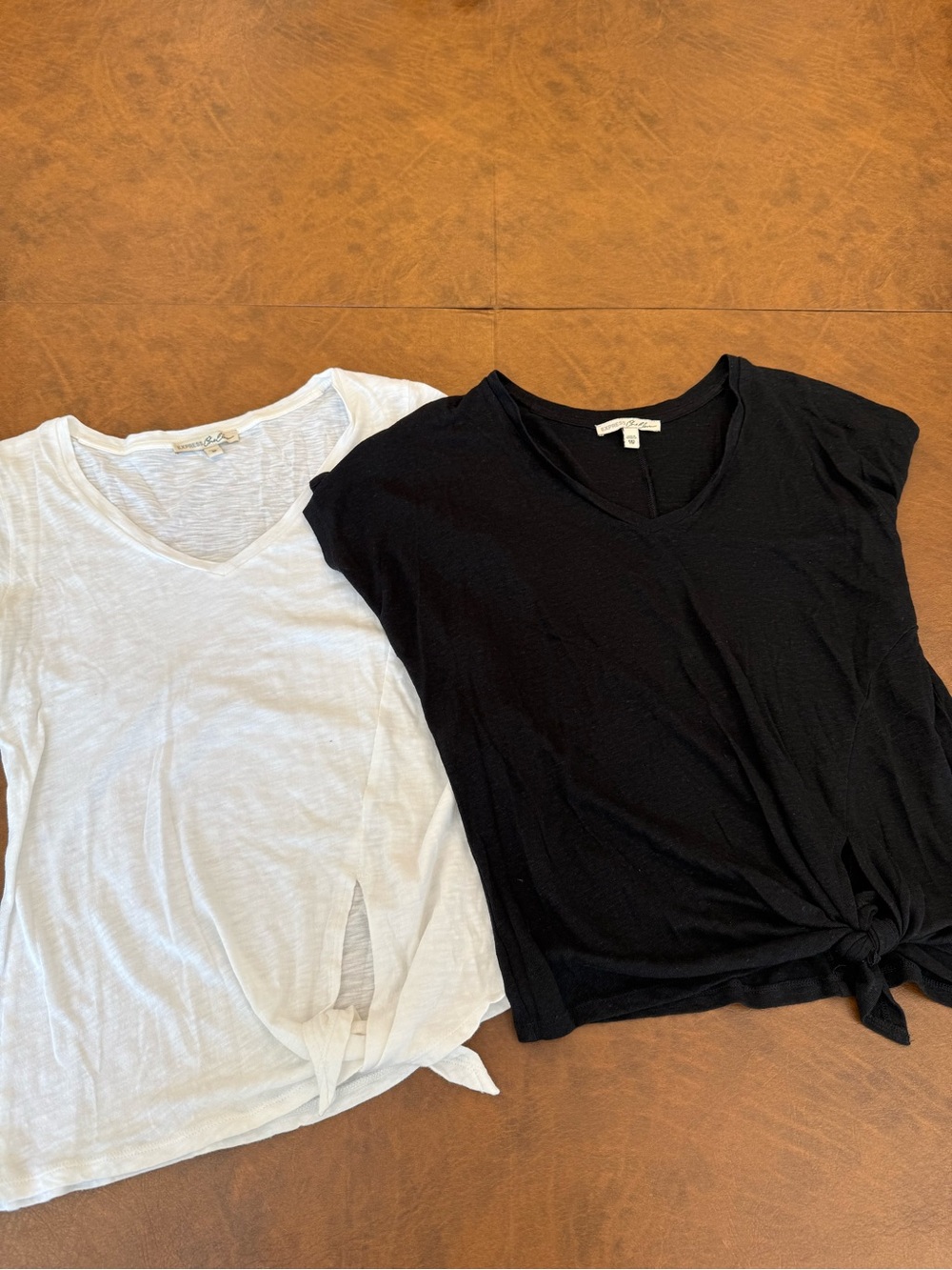 Express Black and White V-Neck Tie-Front Top T-Shirt Bundle Size XS/XXS